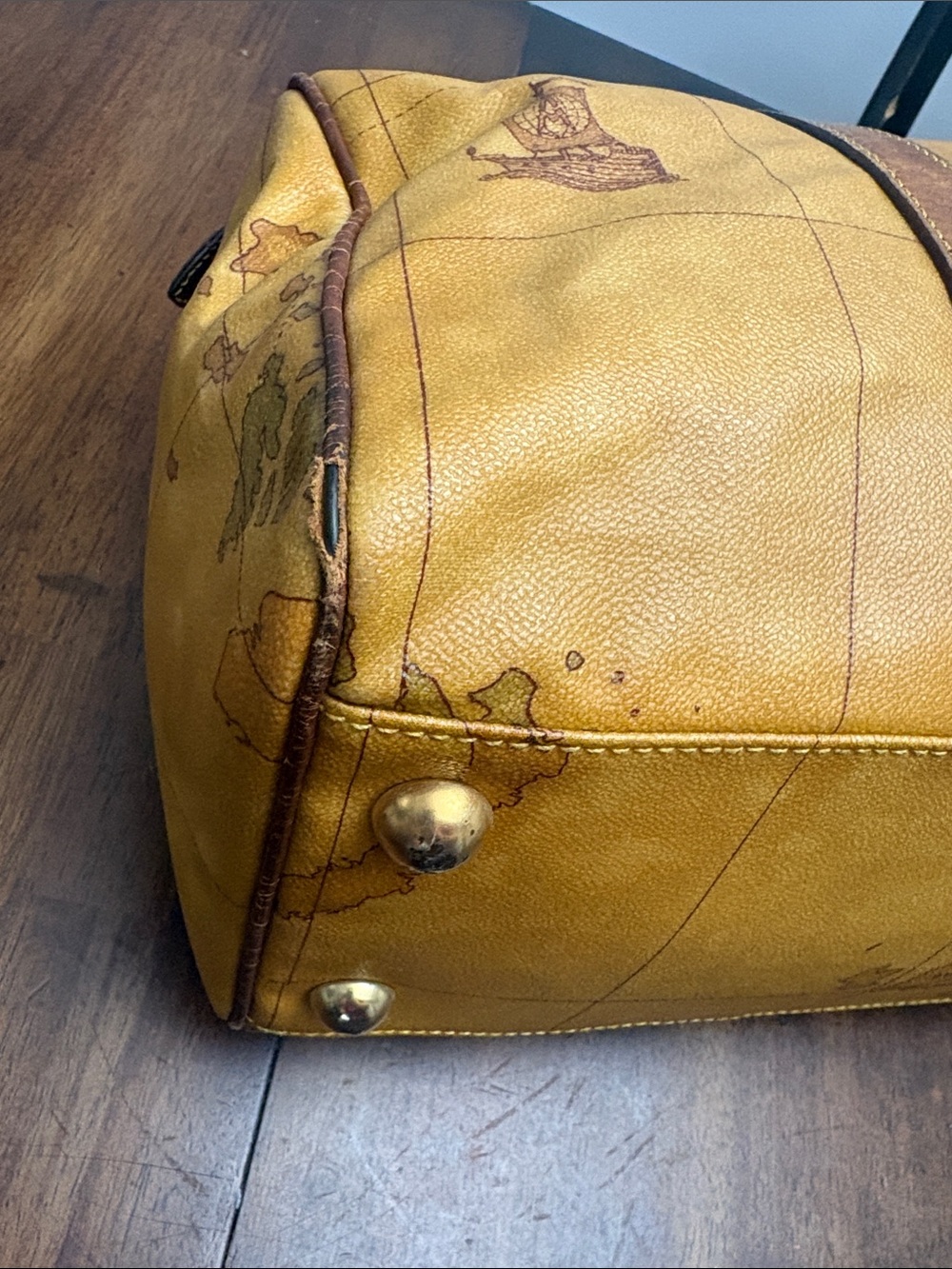 Low start Alviero Martini Geo Map Boston Travel Bag w/ Lock & Key in GUC. - Picture 7 of 16